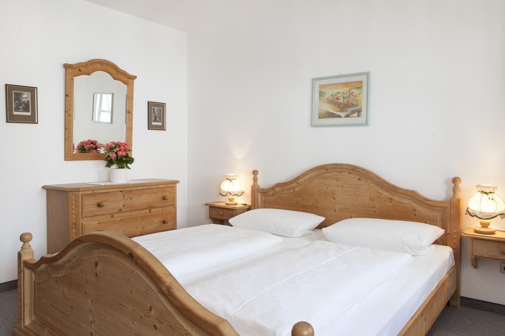 Landhaus Theresa Бад-Тольц Номер фото
